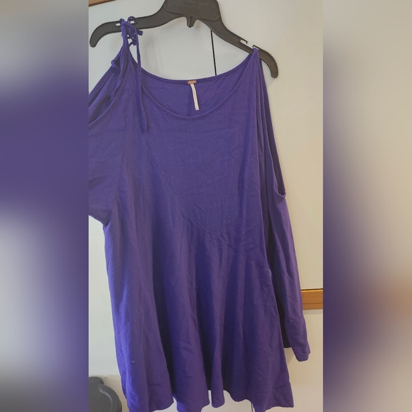 FREE PEOPLE. Size S/P.  Cold-Shoulder Purple Long-Sleeve Tunic Swing Dress. $18 - Picture 5 of 16